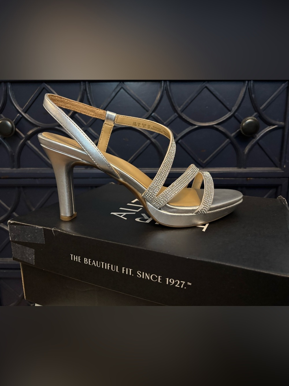 Naturalizer Women’s Brenta Heeled Sandals - Picture 8 of 12